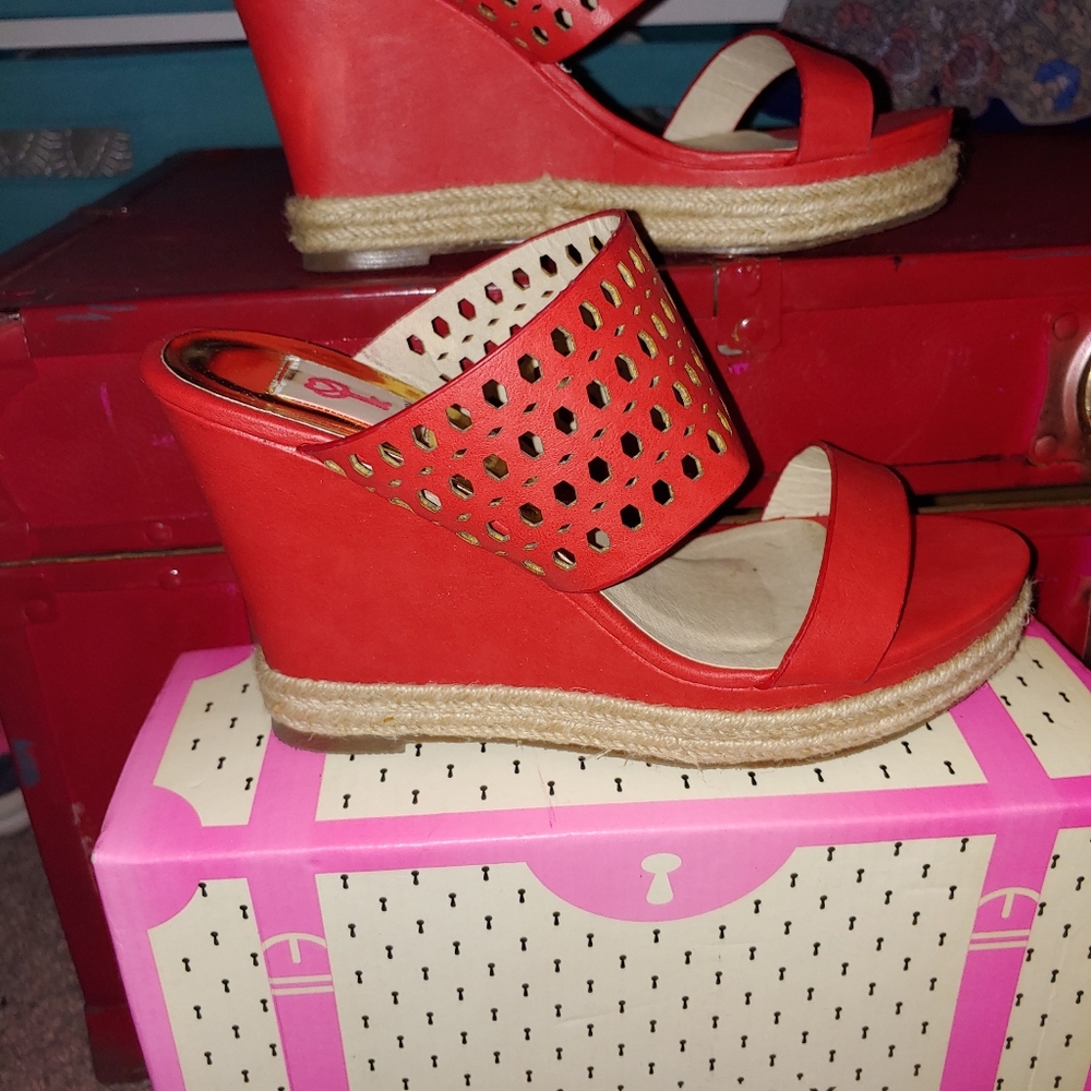 Women's shoes